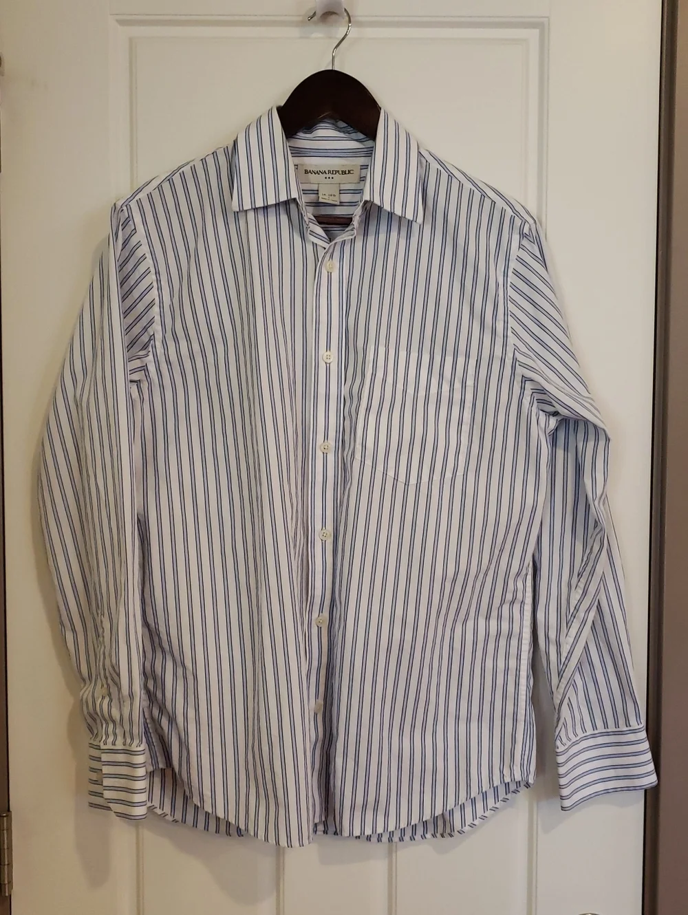 Banana Republic Men's Size Small 14 - 14 1/2 Button Down Shirts